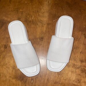 White Sandal/Slides